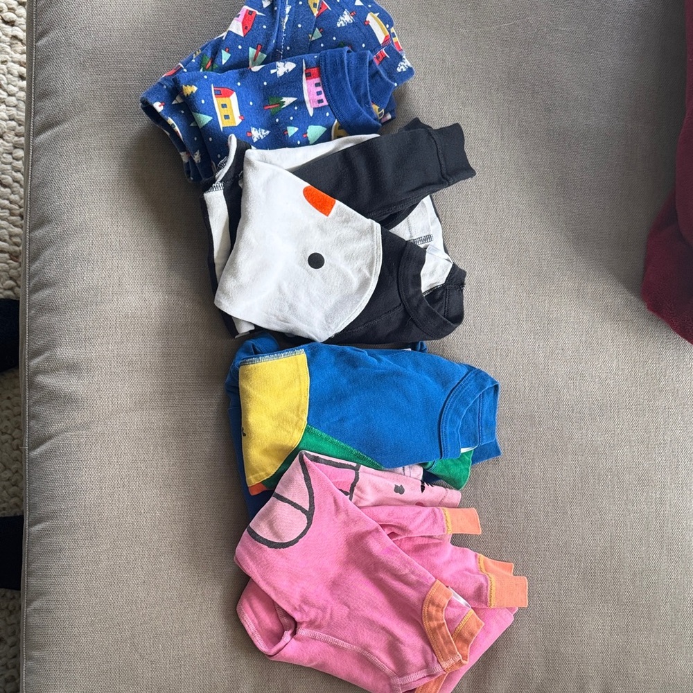 Hanna Andersson kid’s PJs set of 4